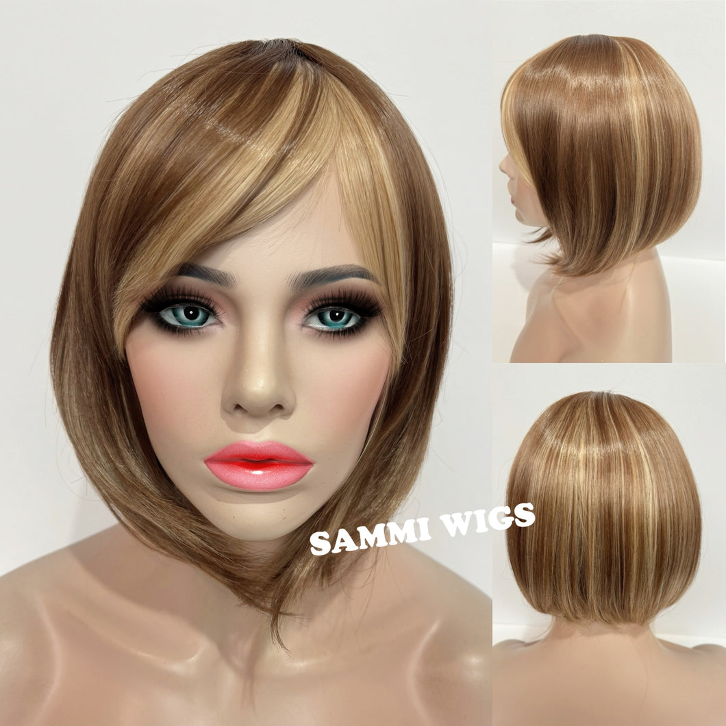 F703A Short bob wig in brown with ash blond highlights