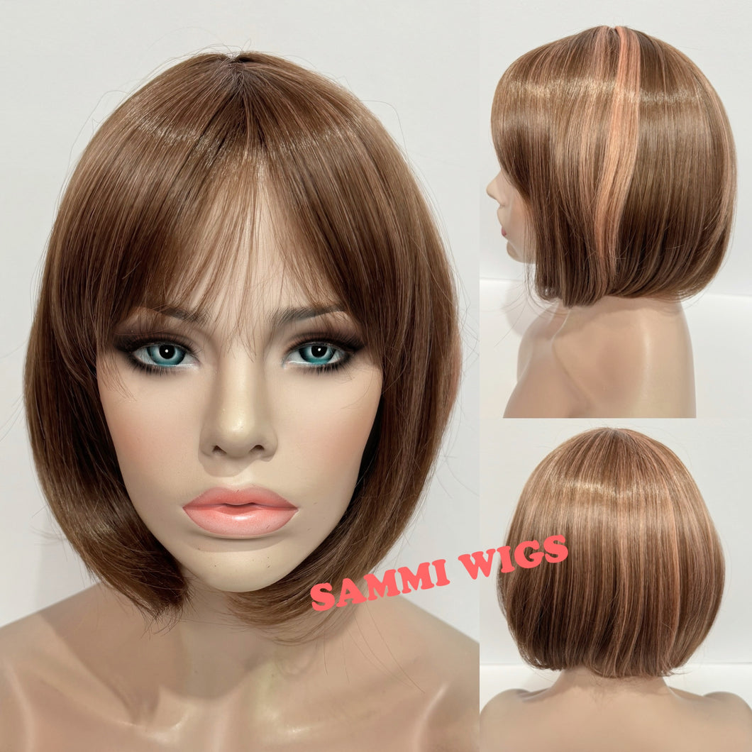 F764 Short bob wig in brown with peach pink highlights