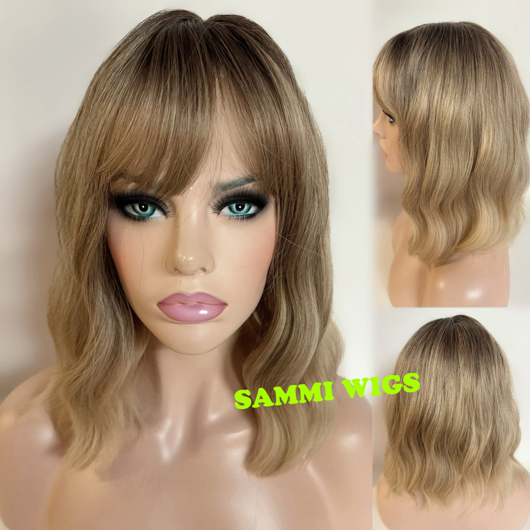 Short Ombre dark blond short wig