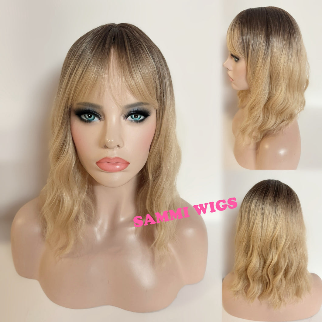 Shoulder length ombre golden blond curly wig