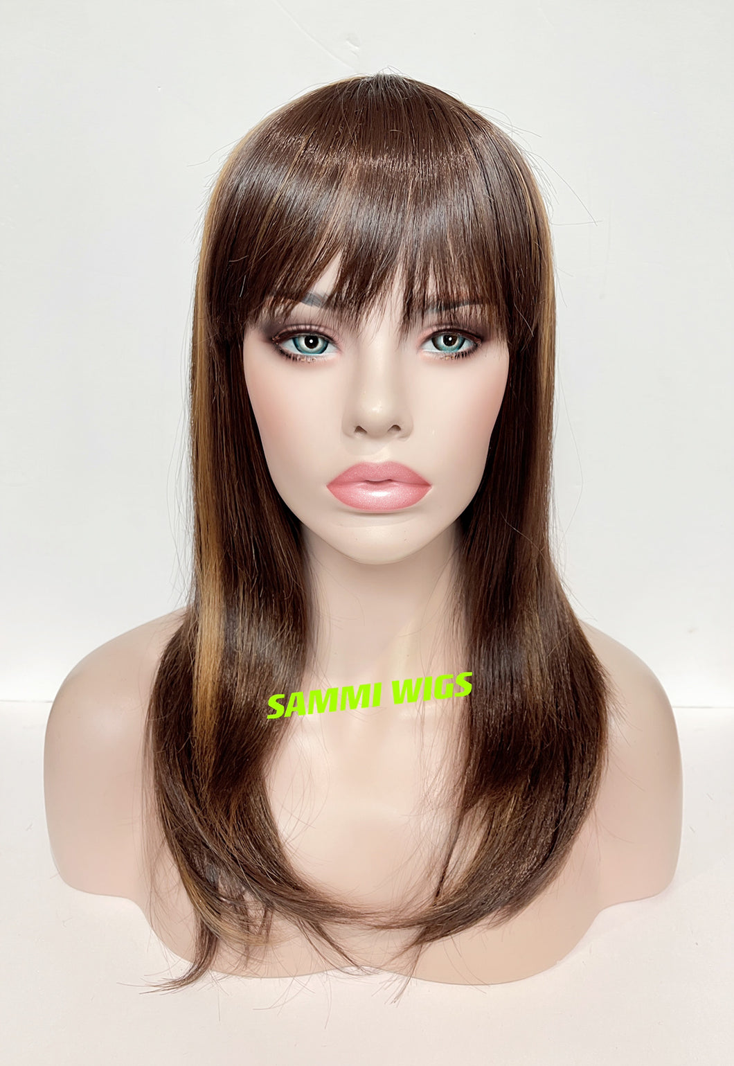 F730 Medium length wig with layers in brown with golden blond highlights