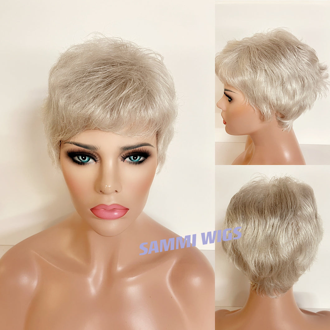 Short silver grey wig in Japanese kk fibre