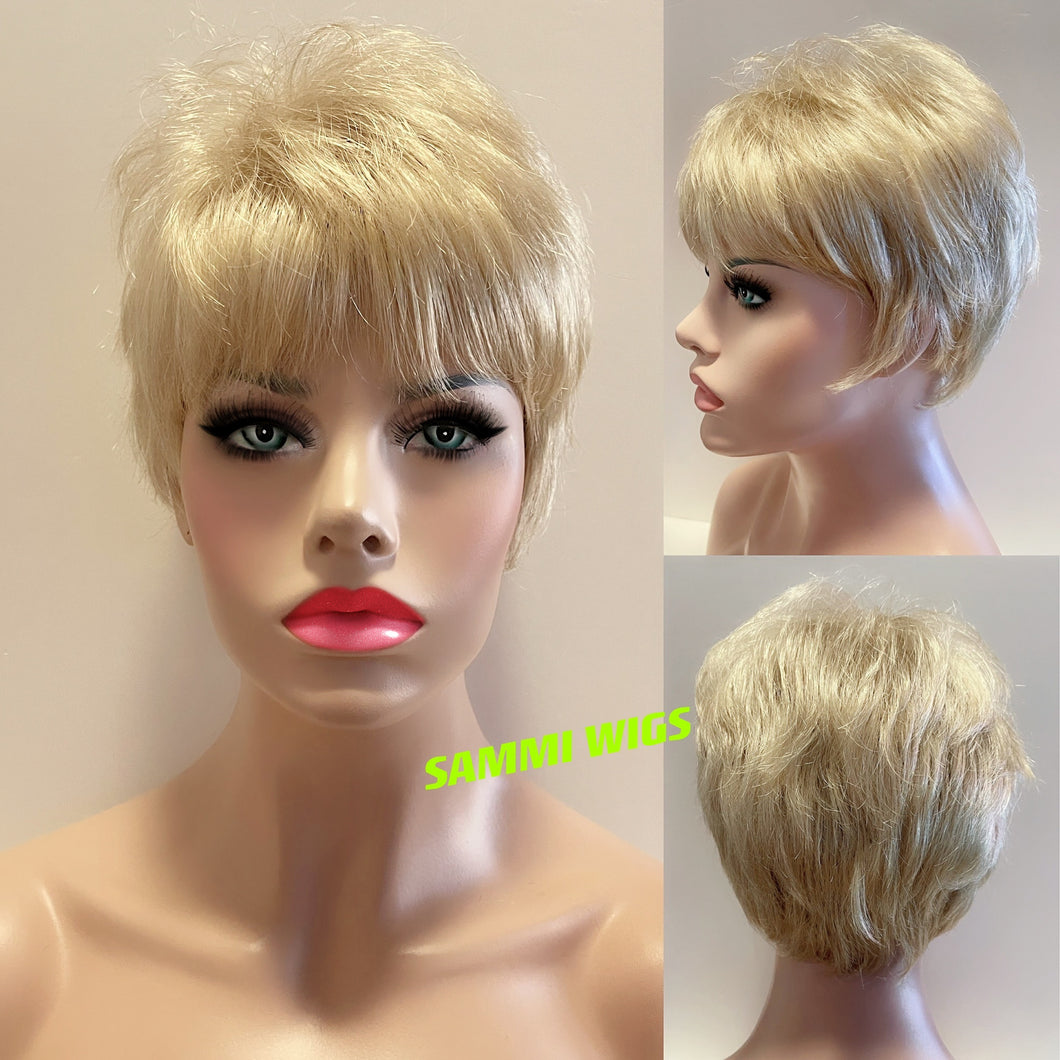Short blond wig in Japanese kk fibre