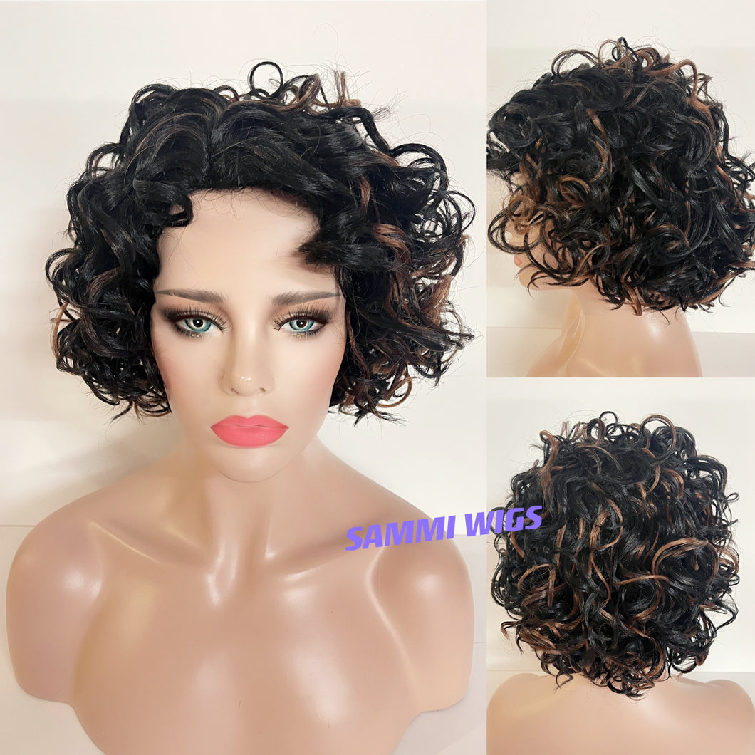 Short curly wig in black with light brown streaks