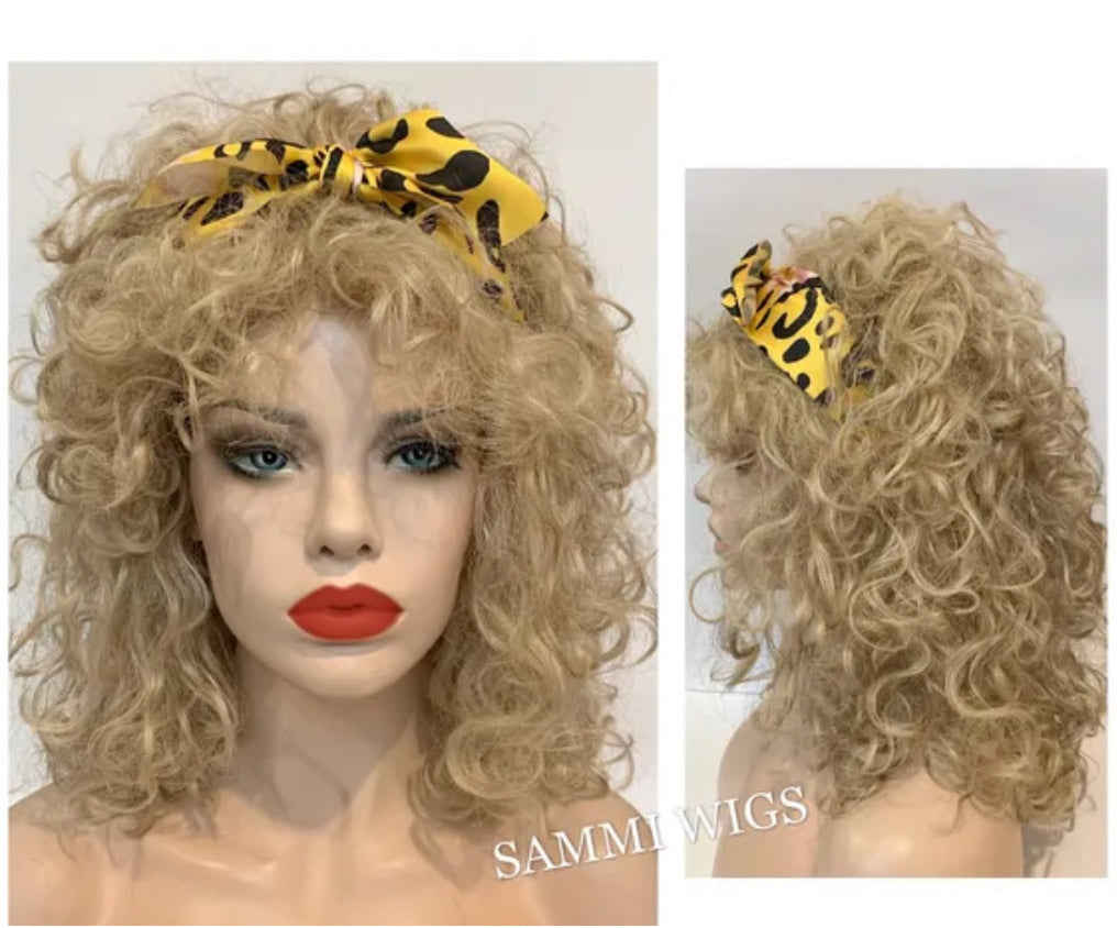 Very curly medium length wig in blond