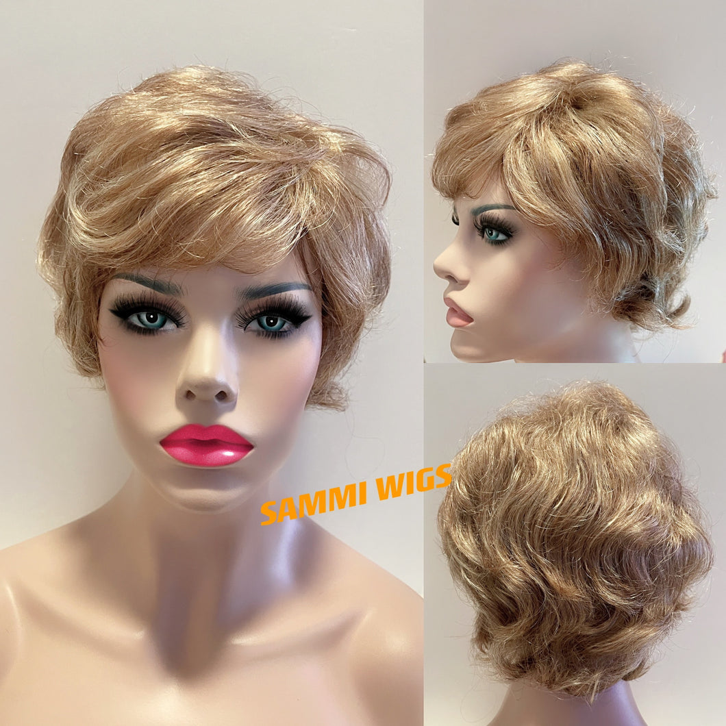 9WS-226 Short wig in reddish blond with blond highlights in Japanese kk fibre