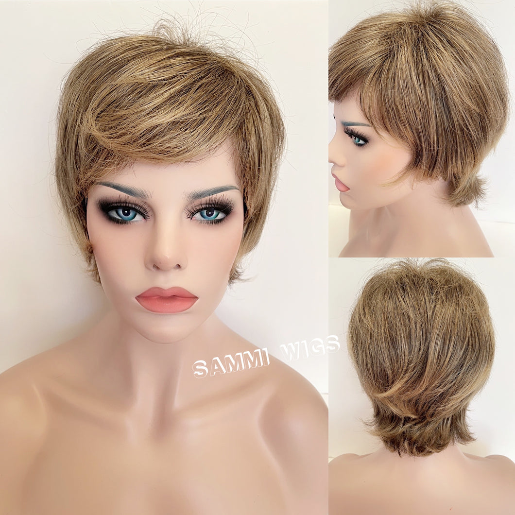 IWS-314 Short dark blond wig in Japanese kk fibre