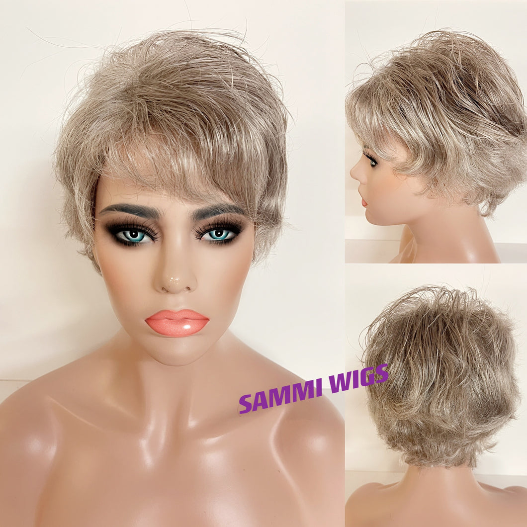 Short silver grey wig in Japanese kk fibre