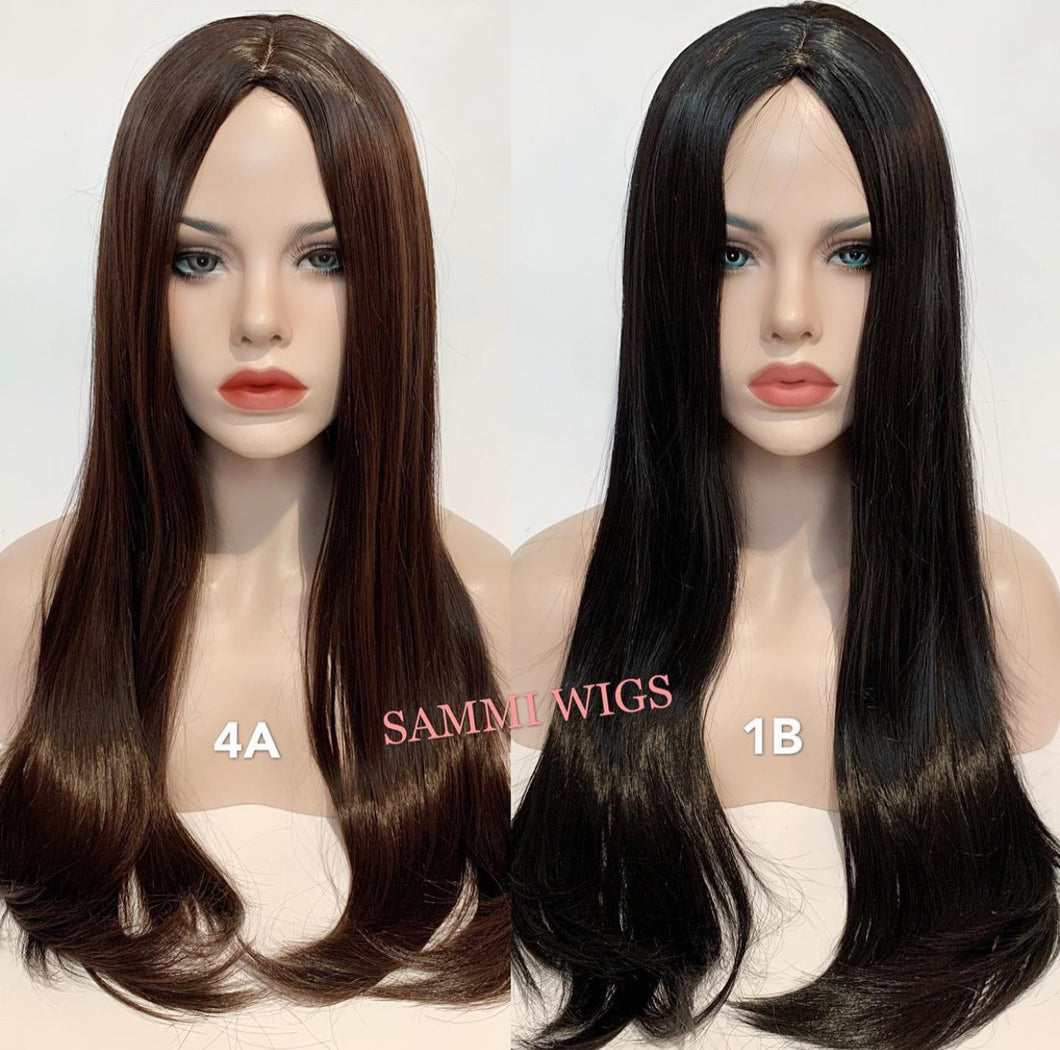 BWT44 Long wavy wig in black and dark brown
