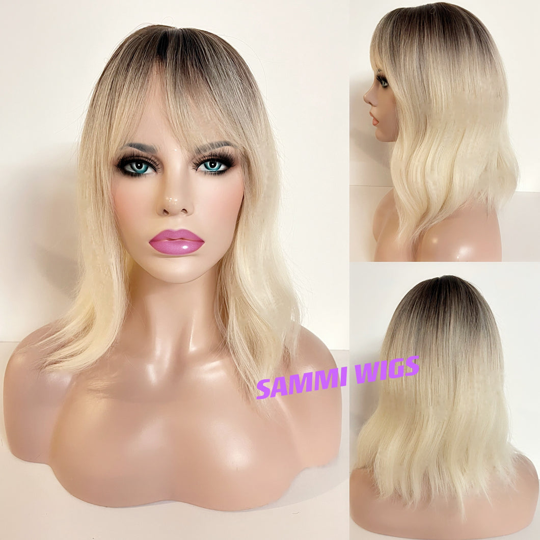 Short ombre blond wig