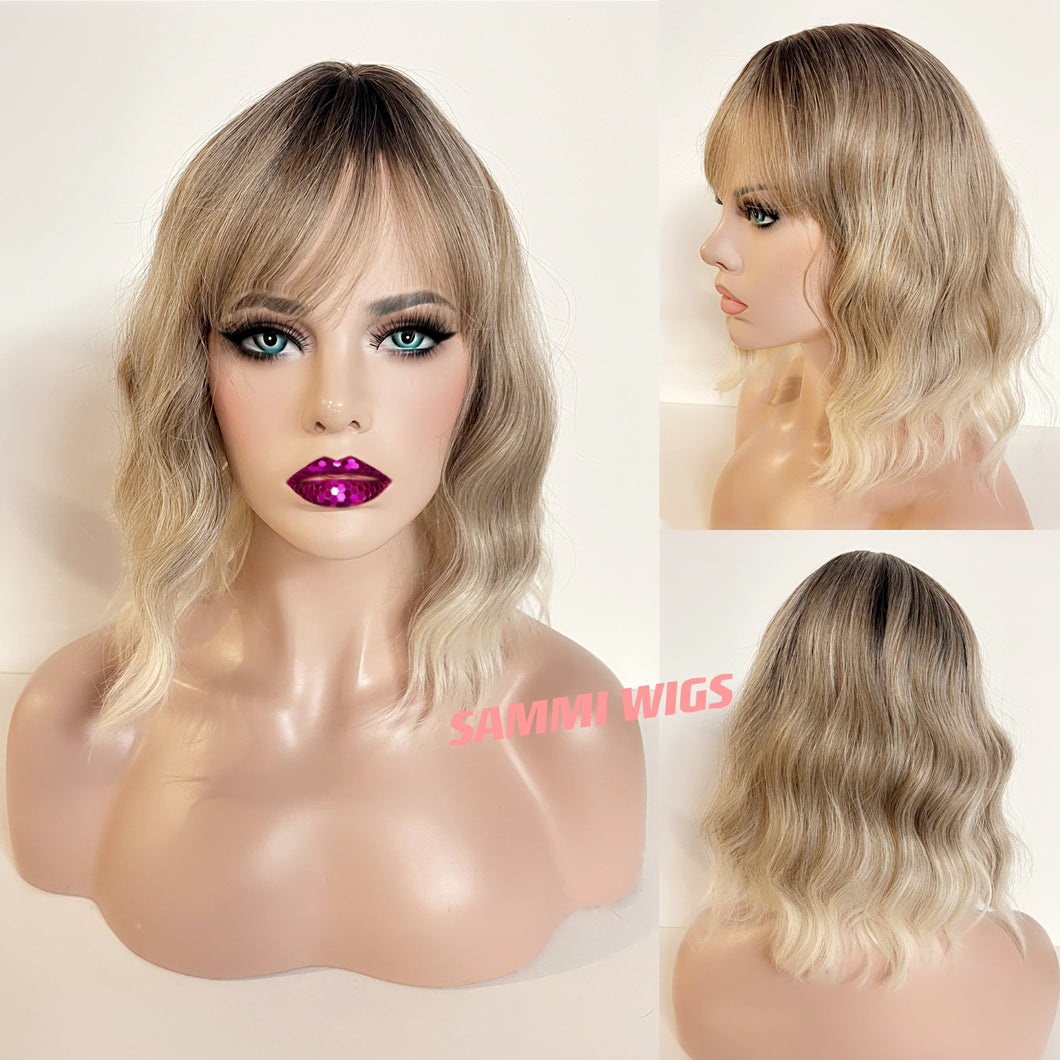 Short cool curly ombre blond wig